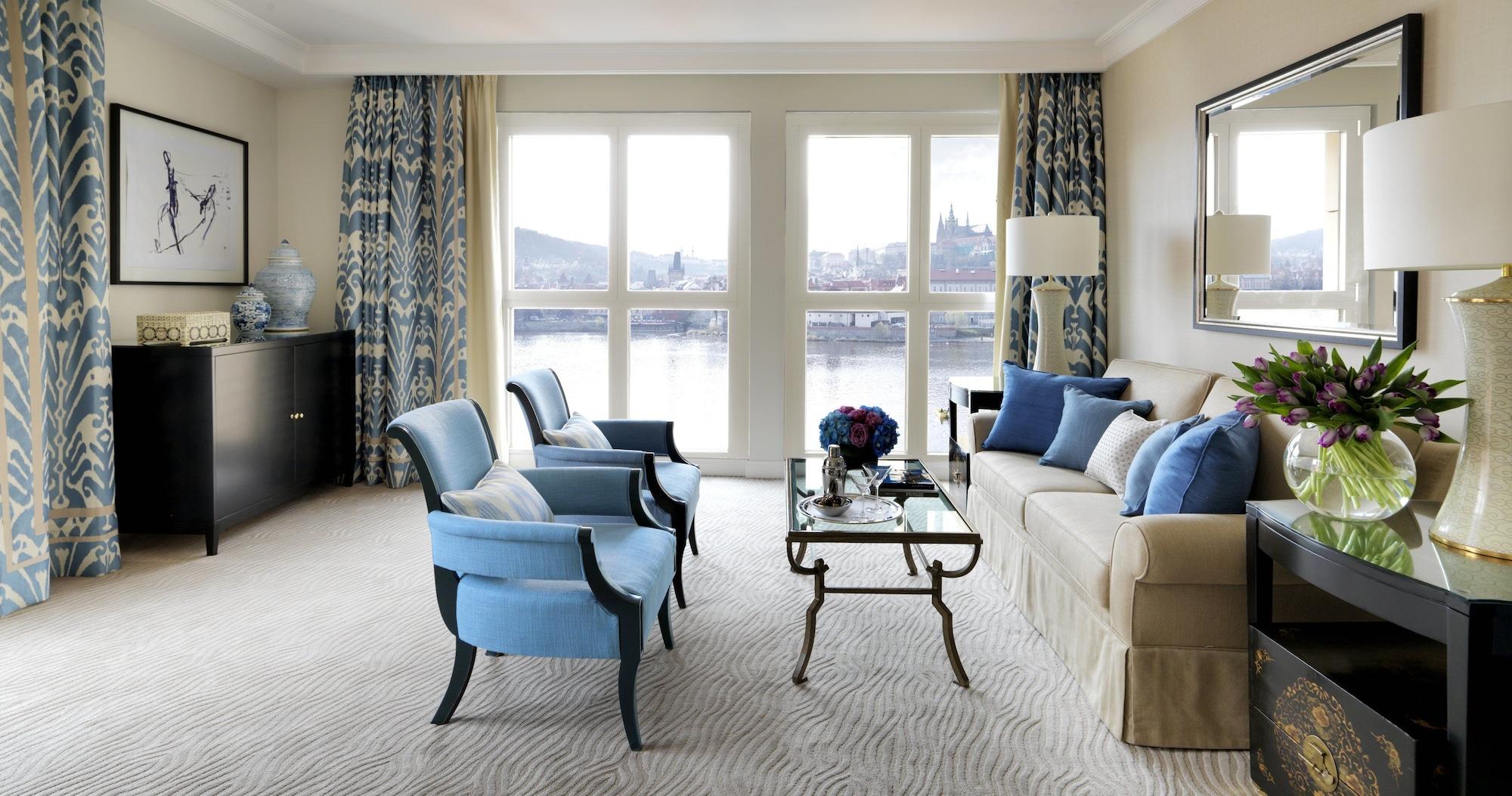 Four Seasons Hotel Praga Esterno foto