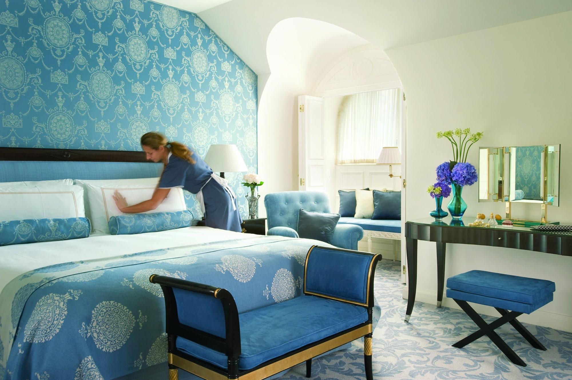 Four Seasons Hotel Praga Esterno foto