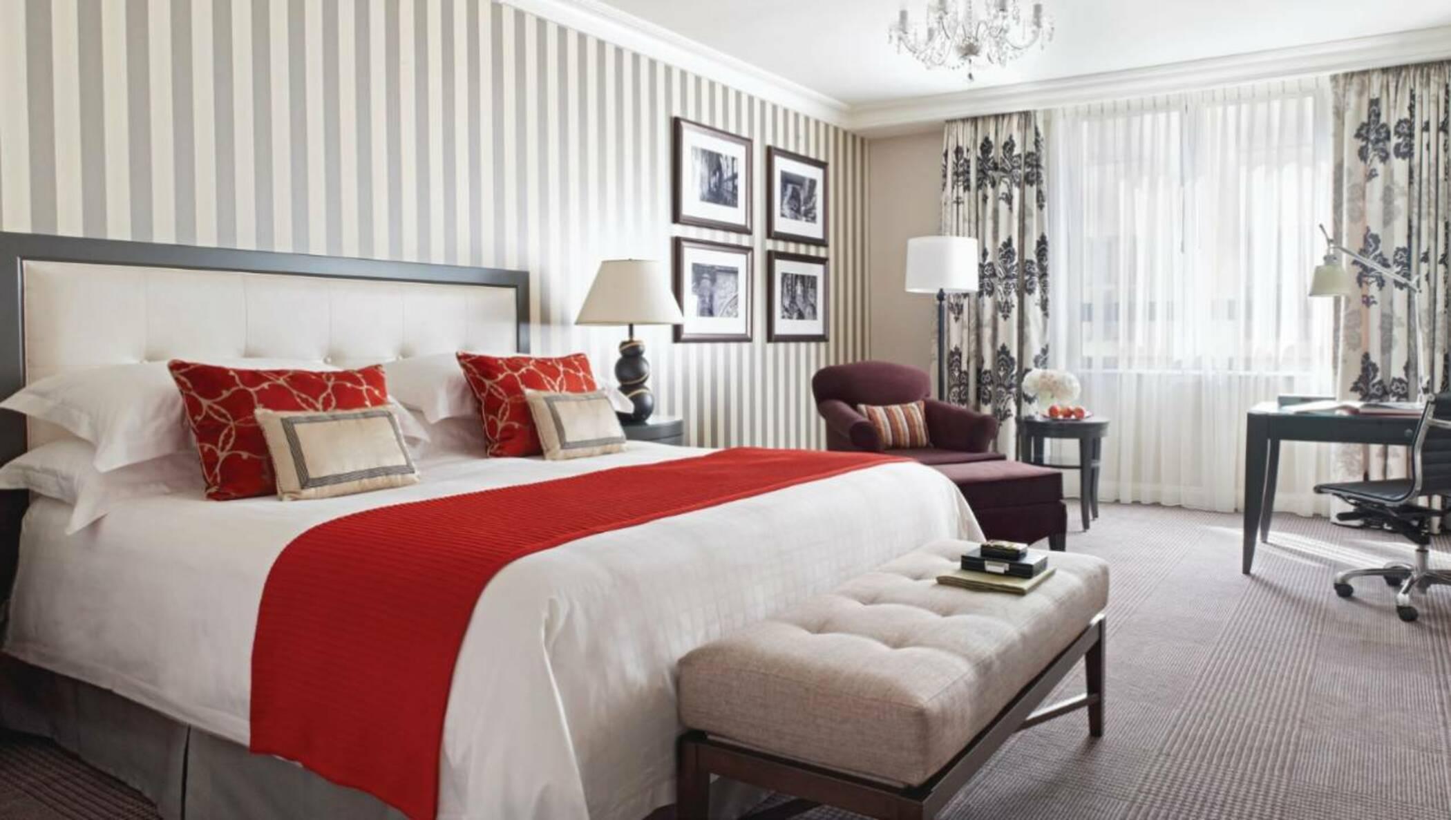 Four Seasons Hotel Praga Esterno foto