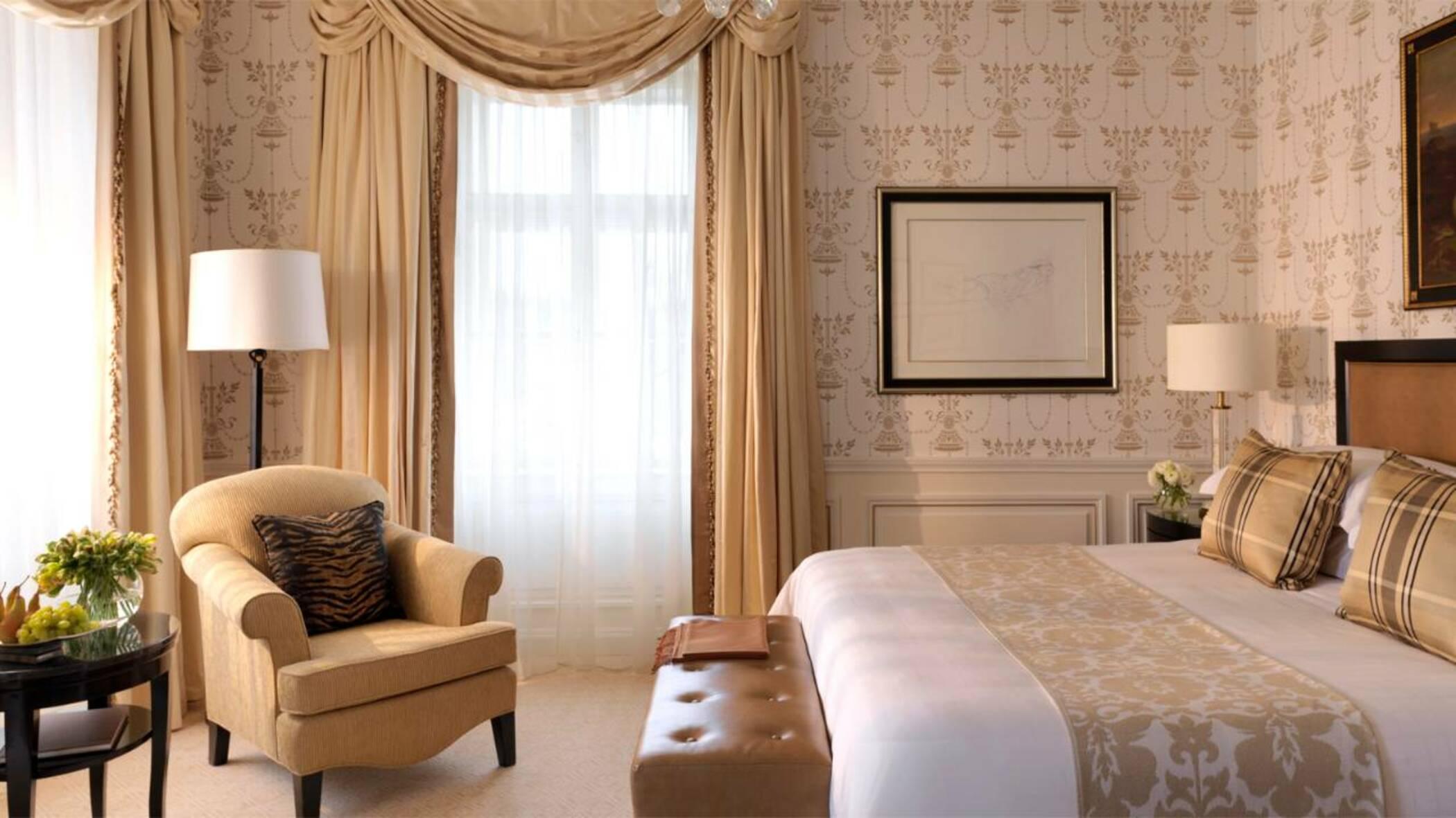 Four Seasons Hotel Praga Esterno foto
