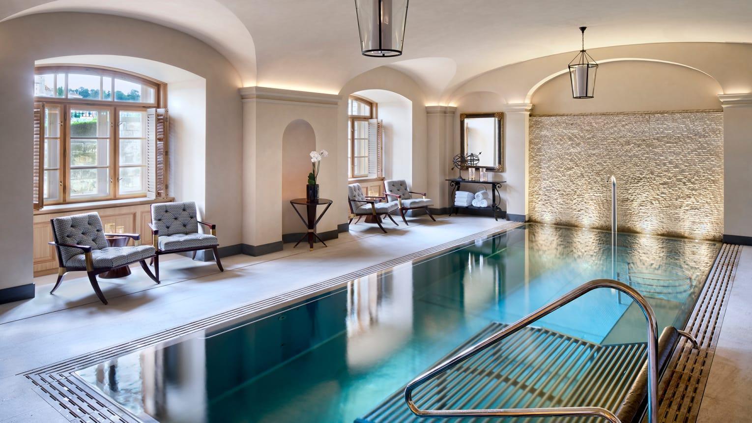 Four Seasons Hotel Praga Esterno foto