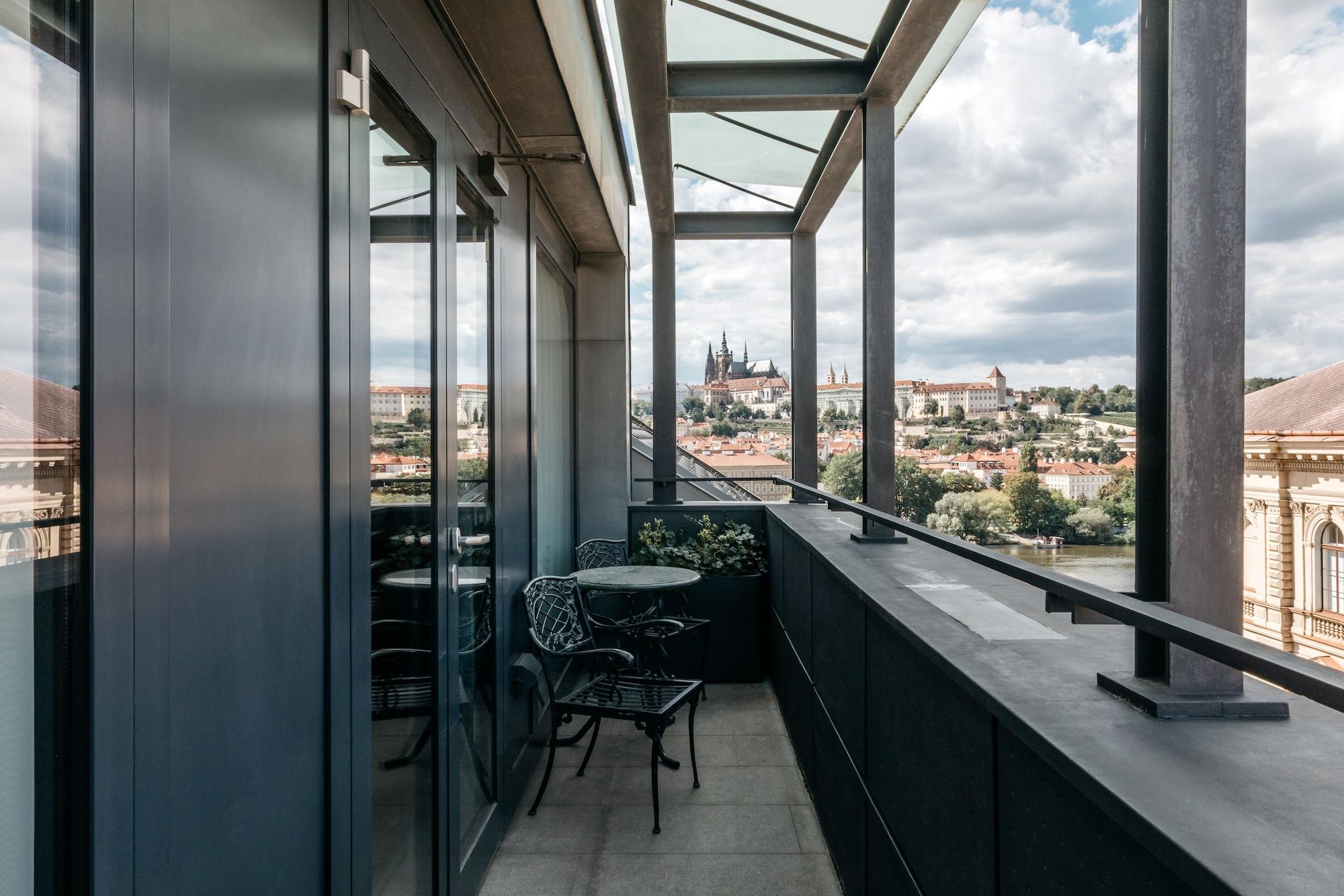 Four Seasons Hotel Praga Esterno foto