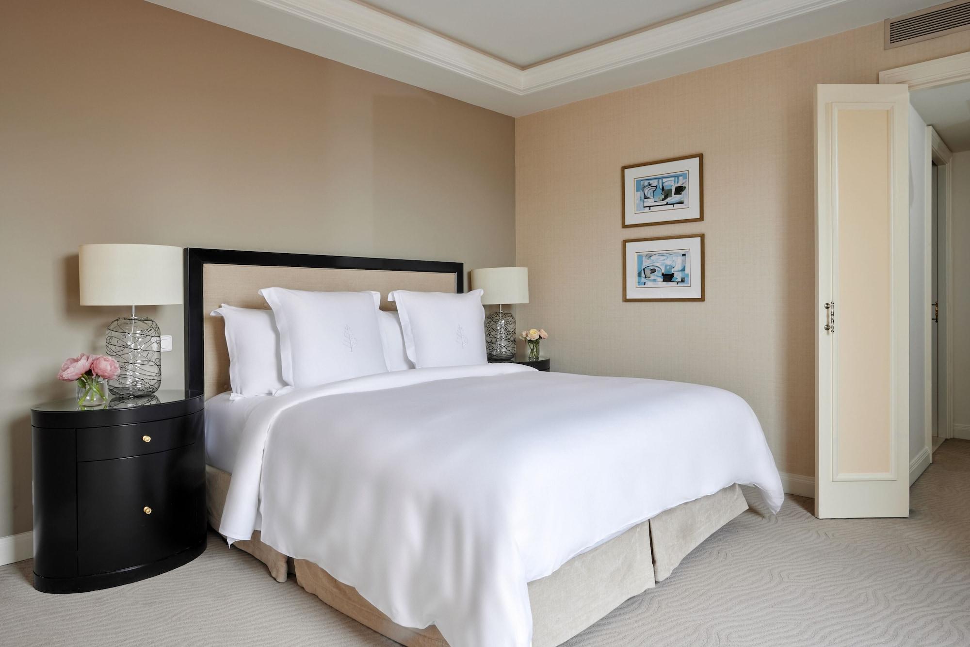Four Seasons Hotel Praga Esterno foto