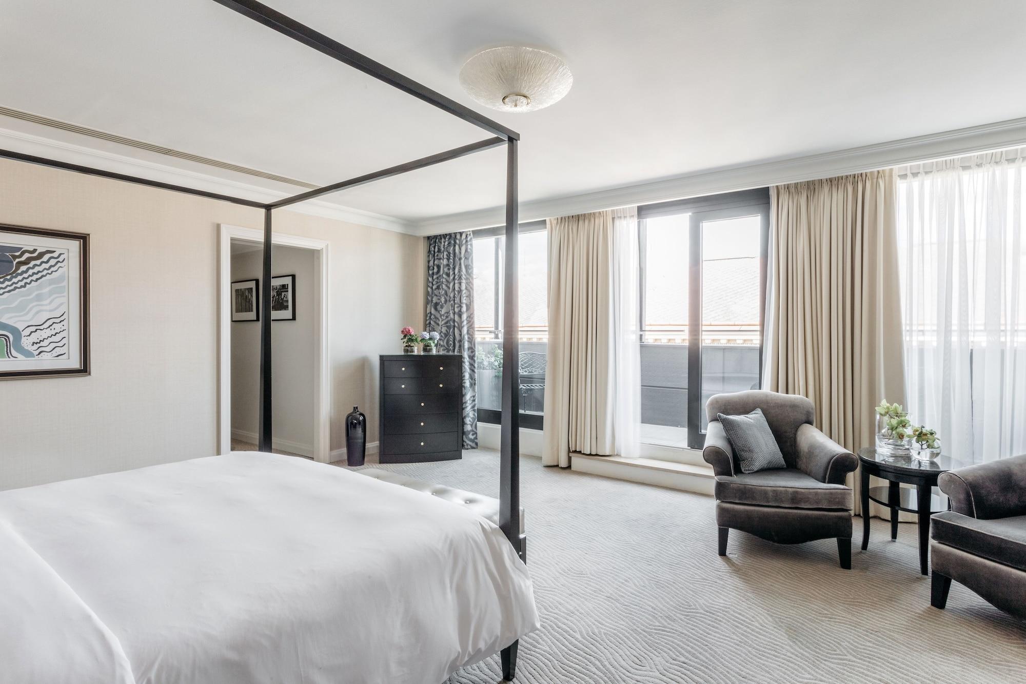 Four Seasons Hotel Praga Esterno foto