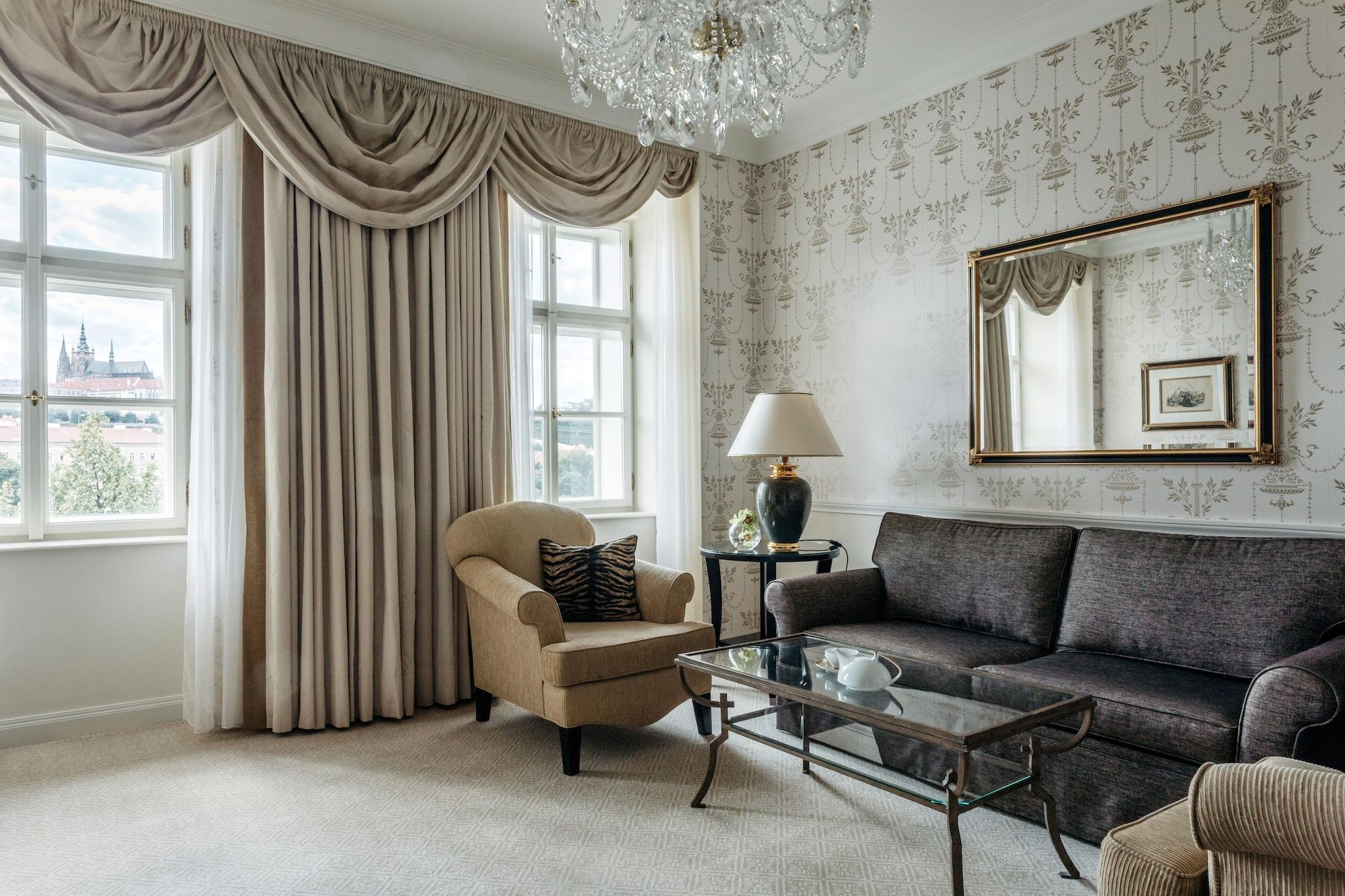 Four Seasons Hotel Praga Esterno foto