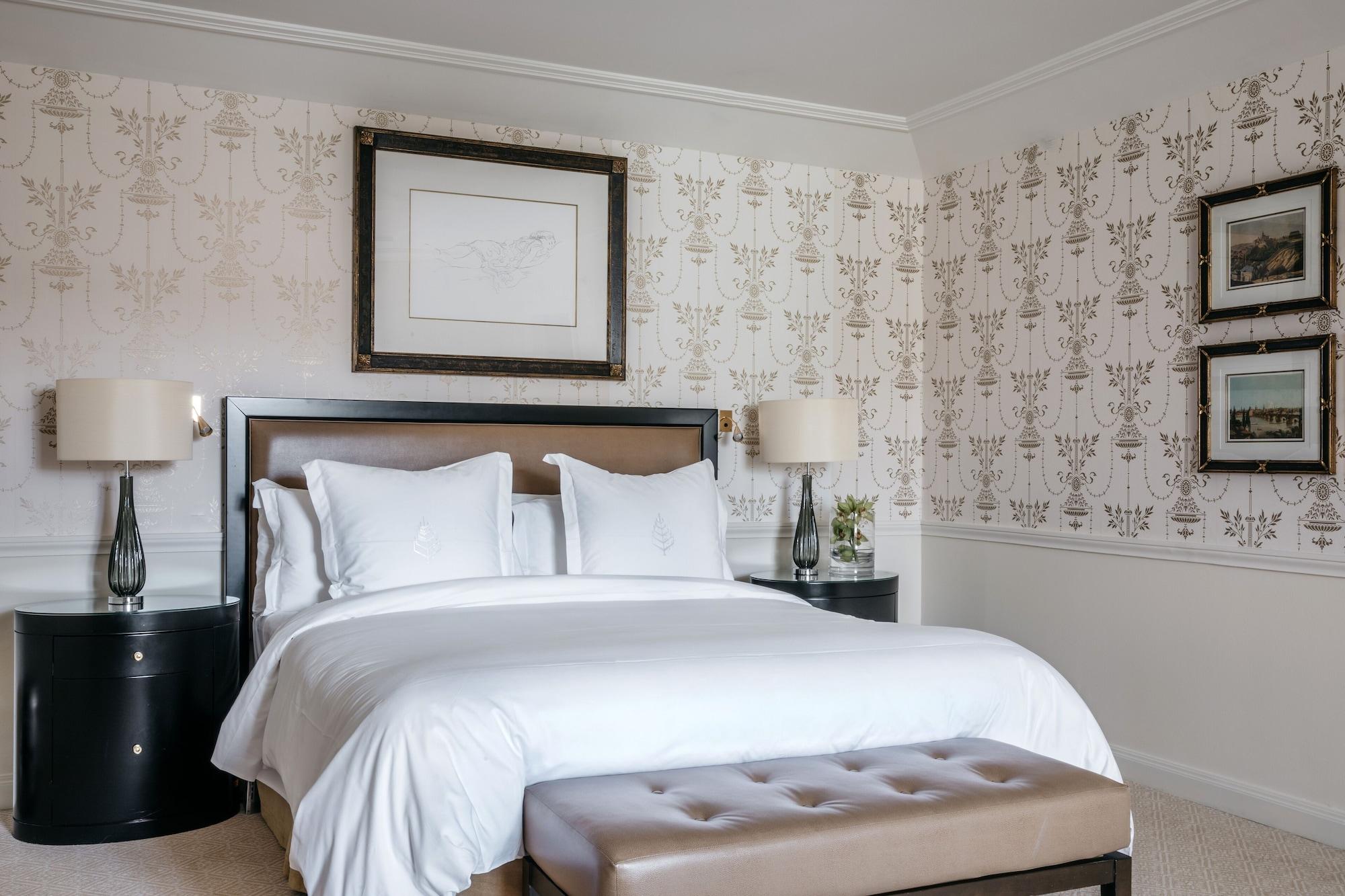 Four Seasons Hotel Praga Esterno foto