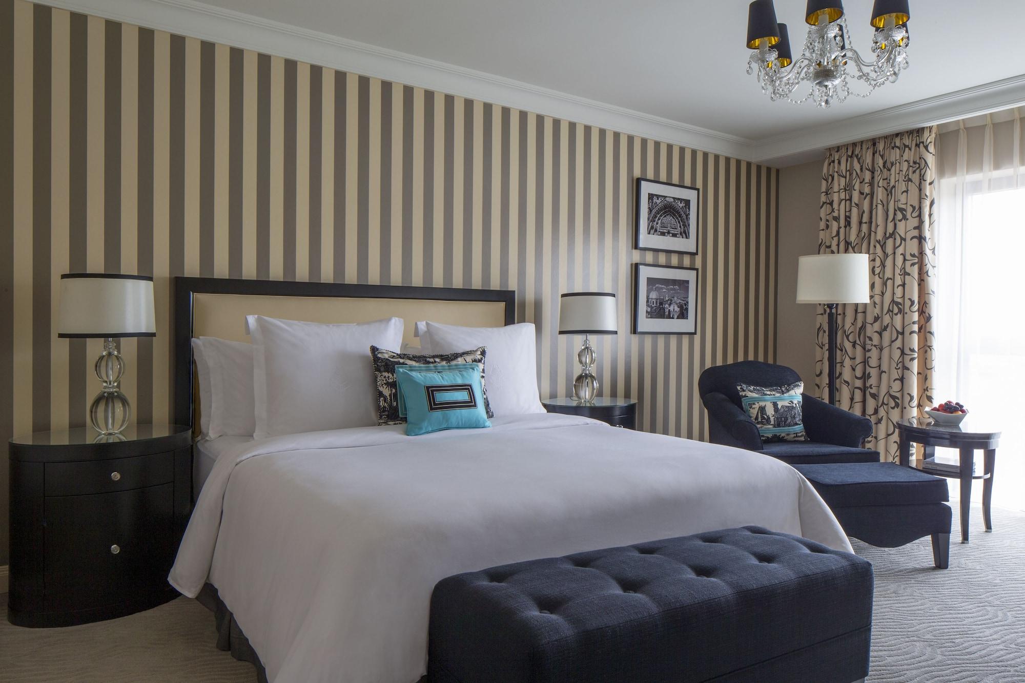 Four Seasons Hotel Praga Esterno foto