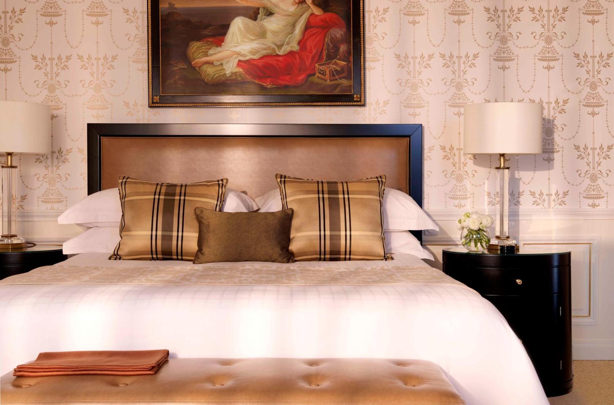 Four Seasons Hotel Praga Esterno foto